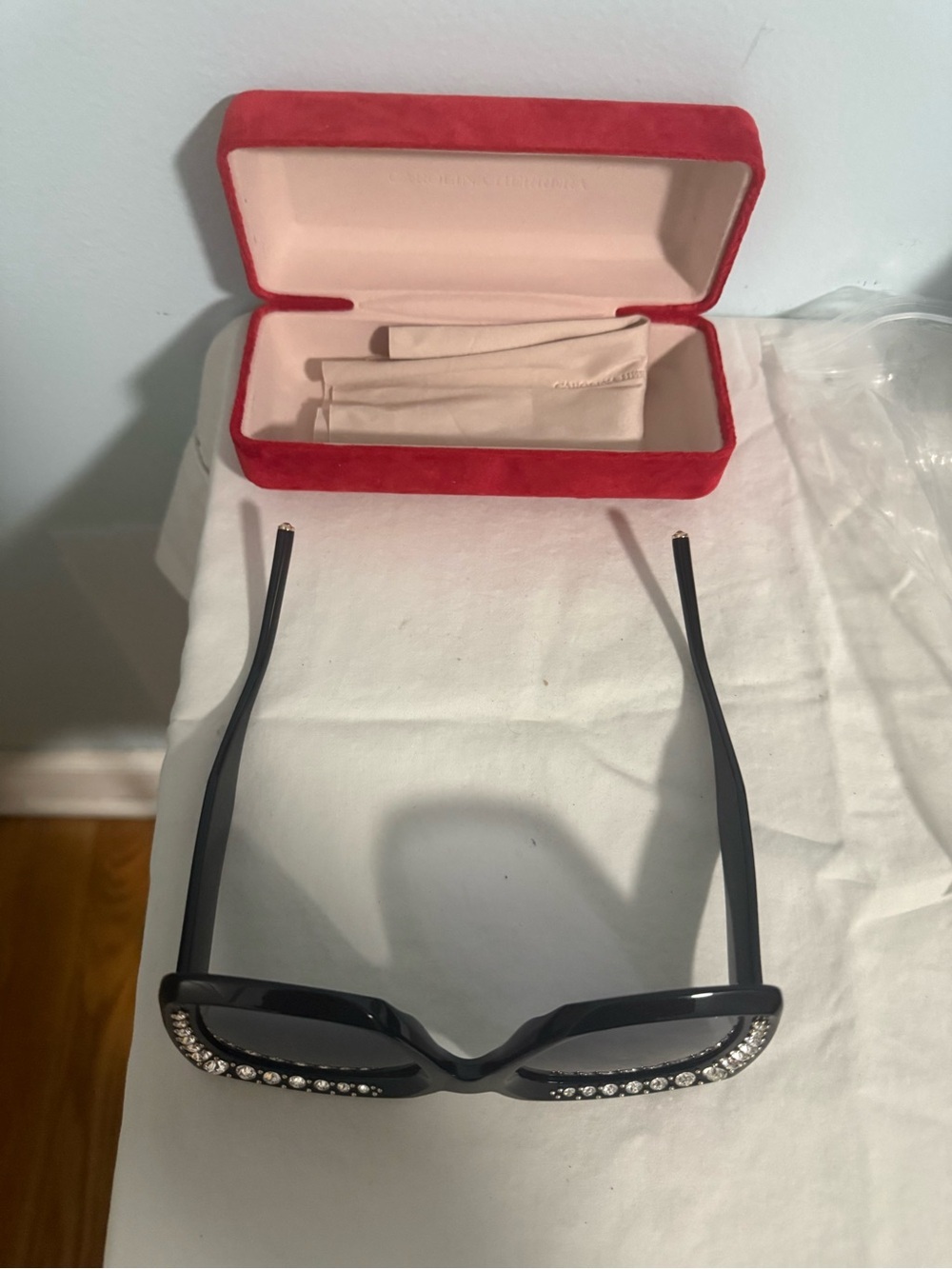 Carolina Herrera Black oversized Crystal-Trim Square Sunglasses! Like New! - Picture 7 of 9